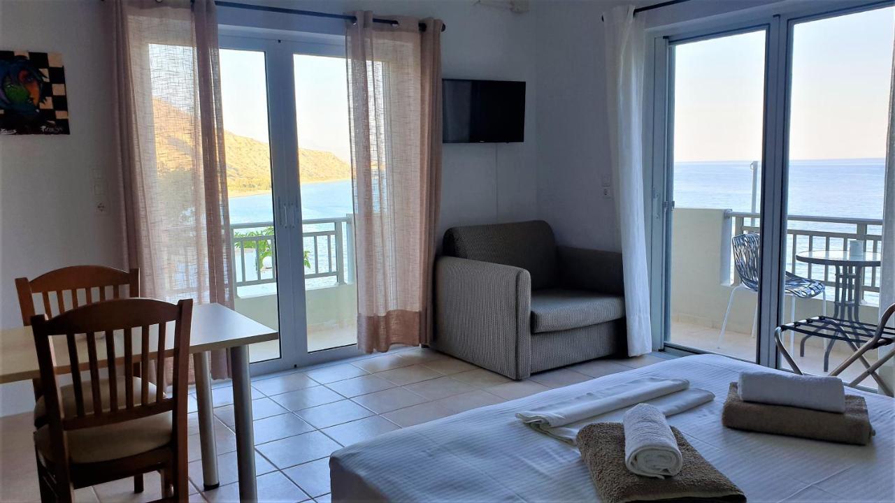 Villa Tzortzaki - Afroditi Tertsa Buitenkant foto